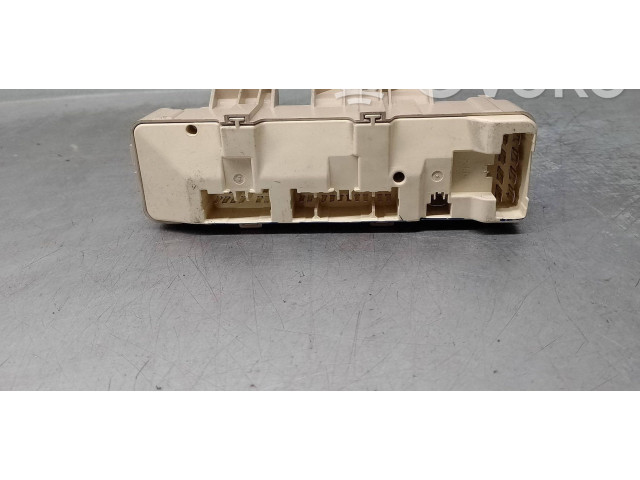 Pojistková skříňka Řídící jednotka BSM 9K3011434898 Mazda 323 2000