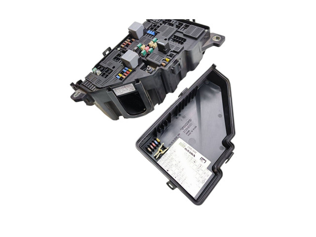 Блок предохранителей 31473570, 31398001   Volvo XC90    