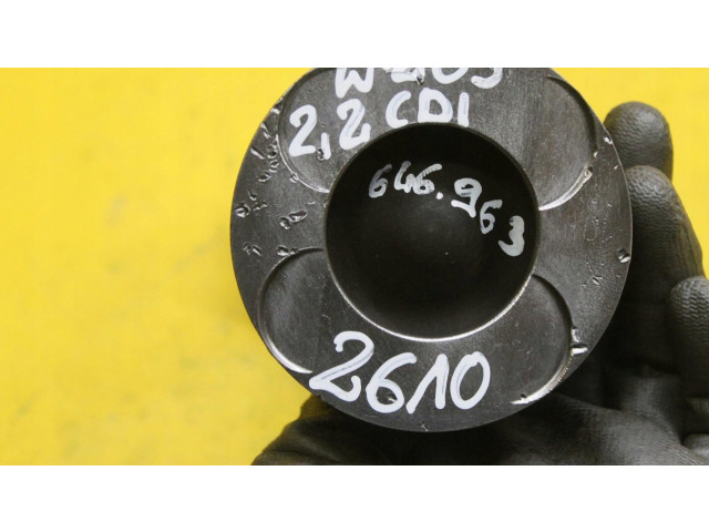 Píst Mercedes-Benz C W203