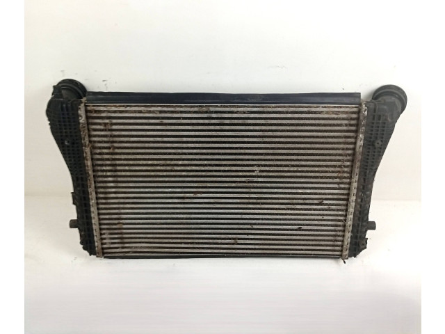 Интеркулер  8ML376746, 8ML376746121   Volkswagen Caddy 