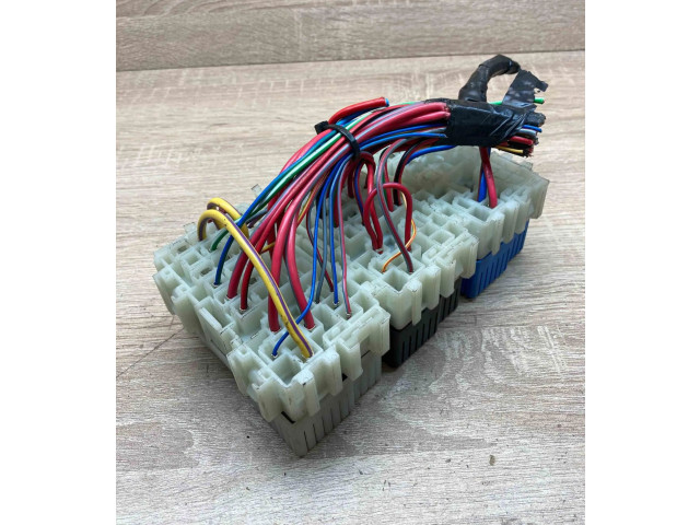 Блок предохранителей Volvo S80