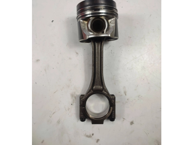 Поршень с шатуном DDY Skoda Octavia Mk3 (5E)