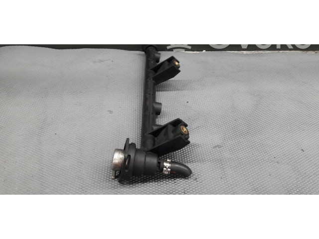 Топливная рампа 7700870914   Renault Clio II  