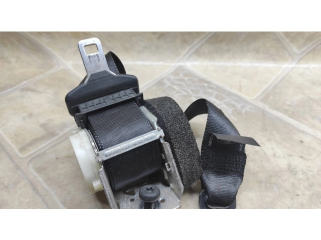 Задний ремень безопасности