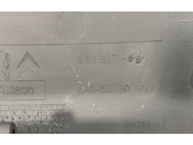 Экран дисплея вверх 9803402380, 9680939077   Peugeot Partner