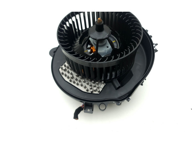 Вентилятор печки 5WC819015A Volkswagen Golf VIII