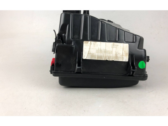 Блок предохранителей  9824510780   Peugeot 2008 II    