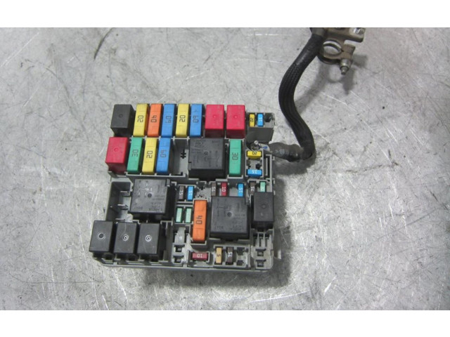 Блок предохранителей 52028777   Opel Combo D    