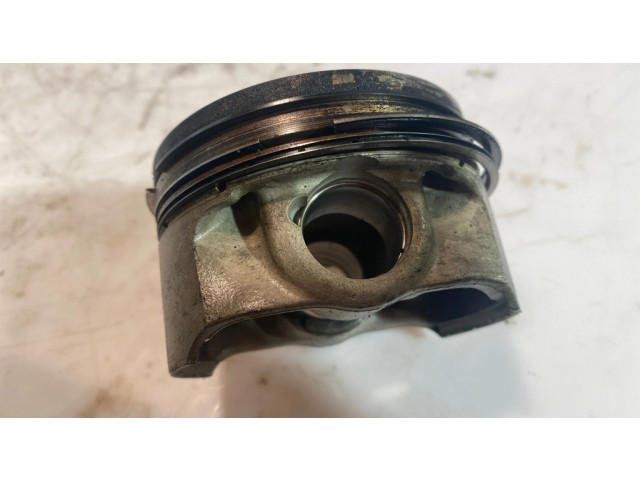 Píst 079107066DT, Z5A58 Audi A8 S8 D4 4H pro benzínový motor 4.0 CEUA