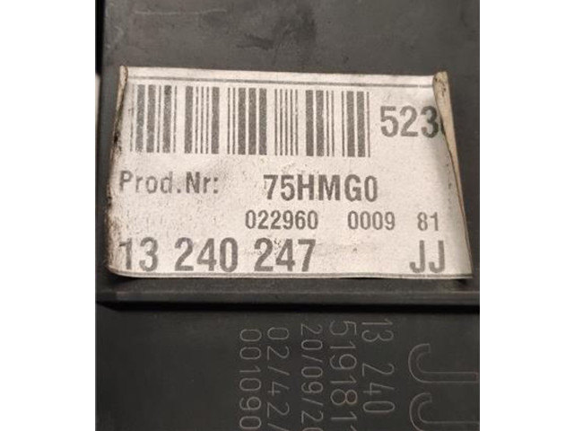 Блок предохранителей 13240247JJ, 13240247JJ Opel Vectra C