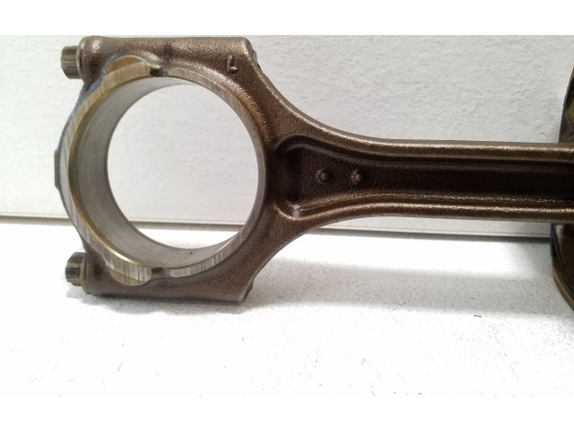  Поршень с шатуном  82L175  Volvo XC60  