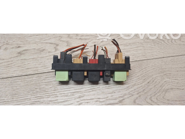 Блок предохранителей 7n0937503a   Skoda Yeti (5L)    