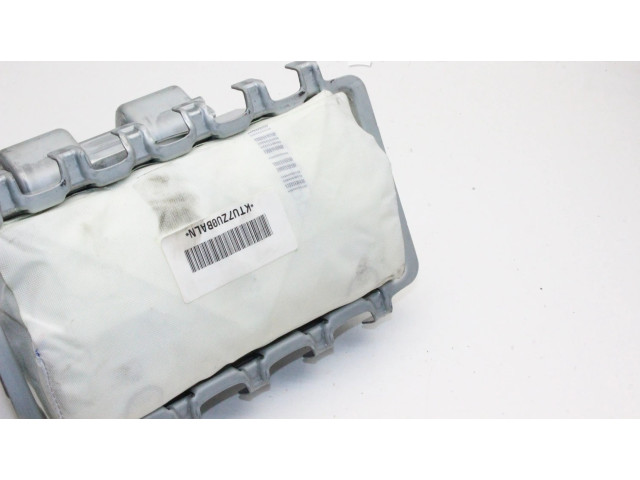 Подушка безопасности для колен 7030A800XA Mitsubishi L200