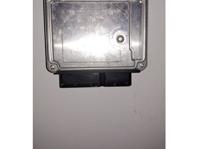 Řídící jednotka 03G906021AQ, 1039S12049 Volkswagen Caddy 2008