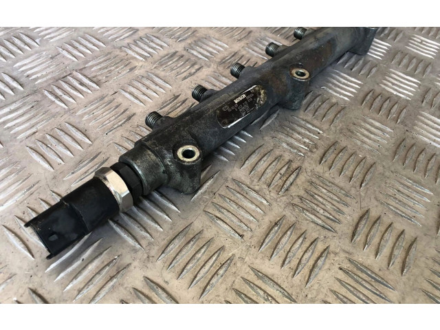 Топливная рампа 8658252 Volvo S80