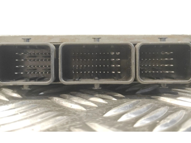 Блок управления двигателем ECU 9651556680, 215845531   Citroen C2