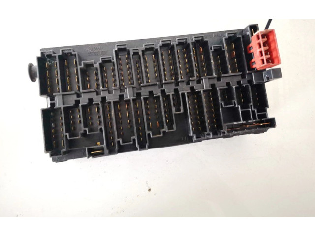 Pojistková skříňka 357937039 Volkswagen Vento 1997