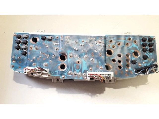 Панель приборов Mazda 626