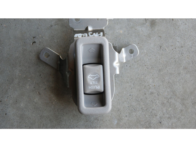 Přístrojová deska Mitsubishi Pajero 2004 200KM