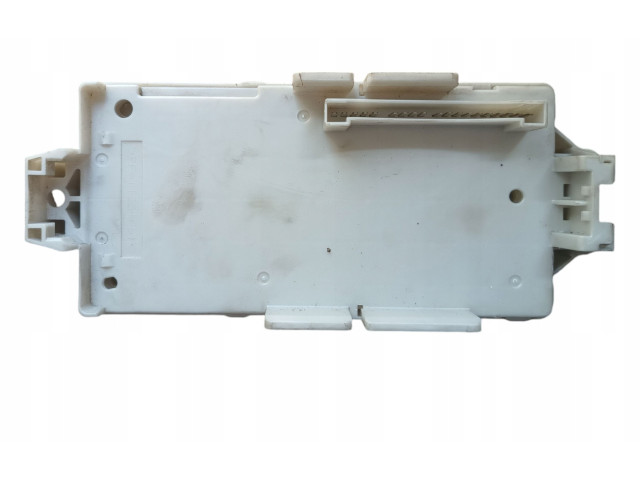 Блок предохранителей 1MR587655 Mitsubishi Grandis