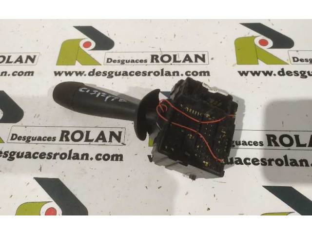 Ручка стеклоочистителей Dacia Sandero