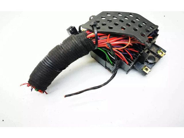 Блок предохранителей    4736930, 200572   Saab 9-5