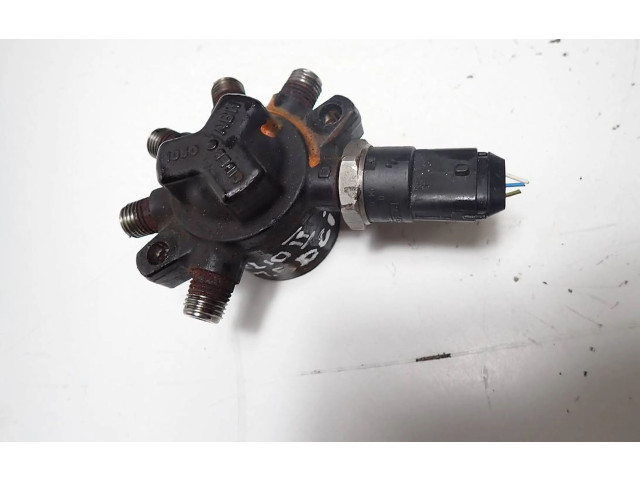 Топливная рампа 8200057345, R9144Z010D   Renault Clio II  