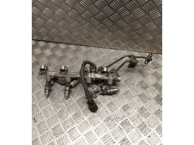 Топливная рампа Mitsubishi Carisma