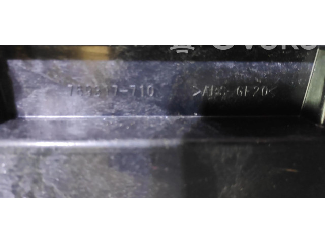 Přístrojová deska Toyota Prius (XW10) 2000