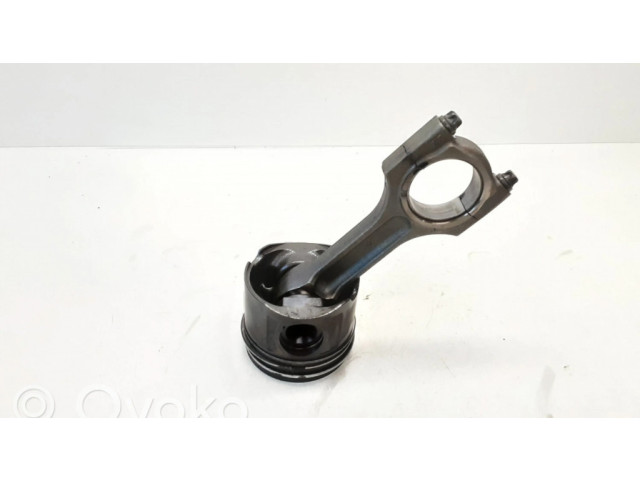 Píst 0840C BMW 1 E81 E87 pro naftový motor 2.0