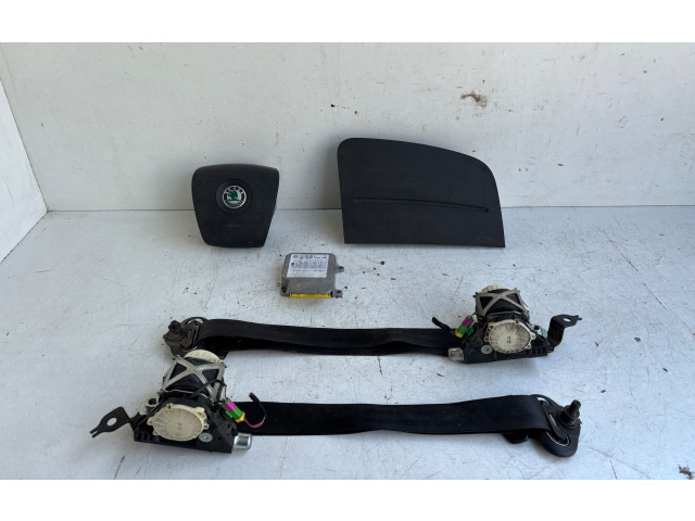 Подушка безопасности водителя Skoda Fabia Mk2 (5J)