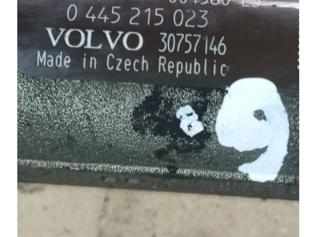 Топливная рампа 30757146, 001580L3   Volvo V70  