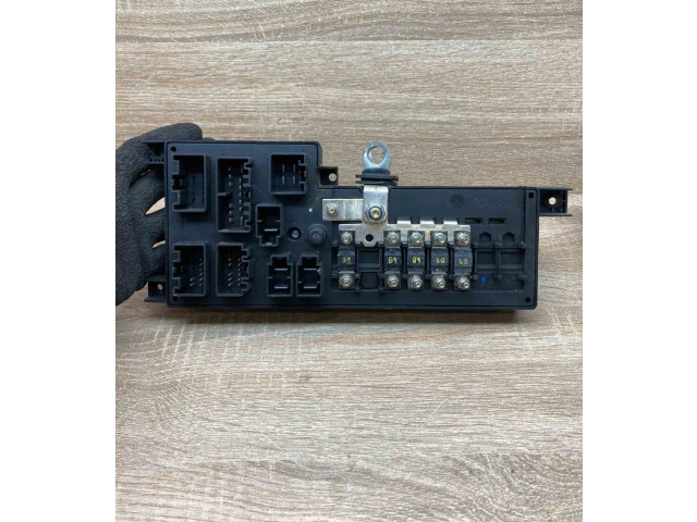 Блок предохранителей 8637841 Volvo S80