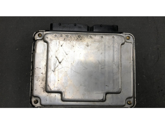 Řídící jednotka 038906019HT   Skoda Fabia Mk1 (6Y) 2003