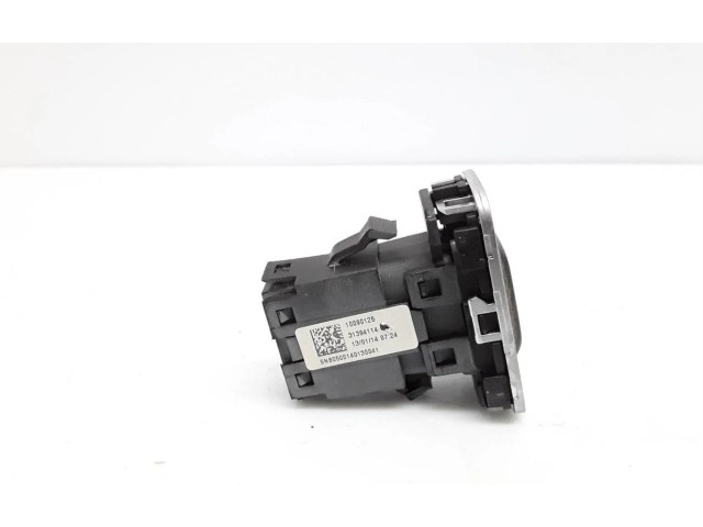 Блок предохранителей  31394114   Volvo V40    