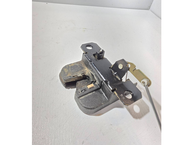 Zámek zadních dveří 2K0827506A Volkswagen Caddy 2006