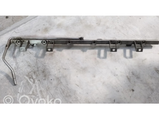 Vstřikovací lišta 143982702 BMW X5 E53 pro benzínový motor 3.0 0935