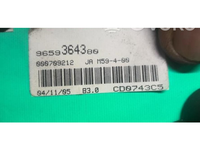 Přístrojová deska Citroen Berlingo 2005 00006105V4