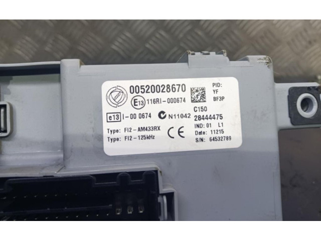 Блок предохранителей     Opel Combo D    