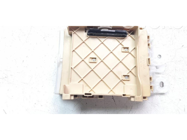 Блок предохранителей 8273078011 Lexus NX