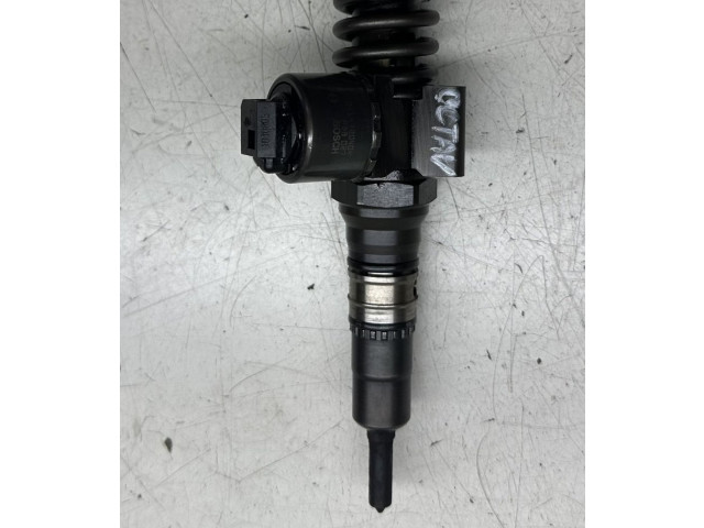 Форсунка 0414720404, 03G130073G Skoda Octavia Mk2 (1Z) BKD