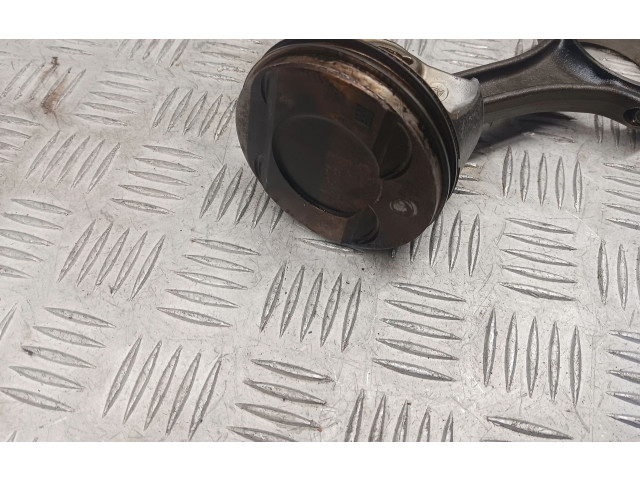 Píst 06M107066AB   Audi Q7 4M    DCB 