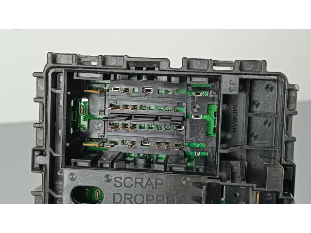 Блок предохранителей 68347016AD   Jeep Grand Cherokee WL    