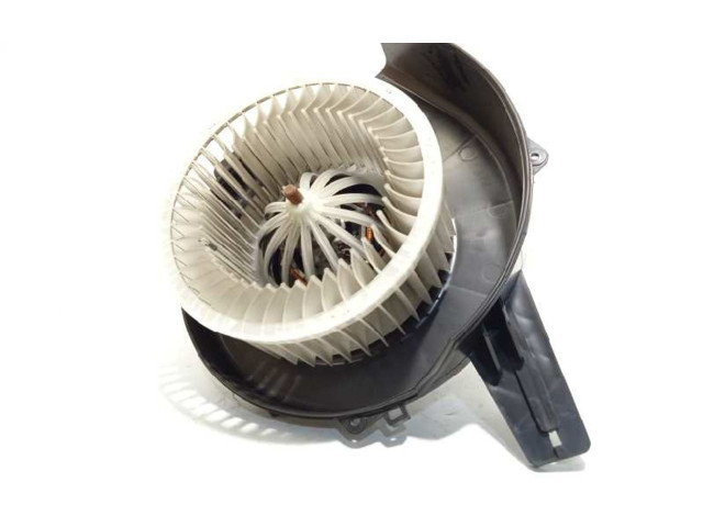 Вентилятор печки 6R1819015A Audi A1