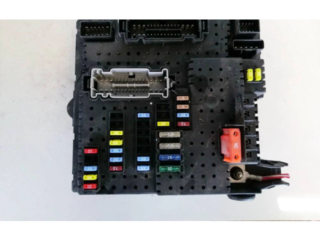 Блок предохранителей  12217799, 30728273   Volvo V70    