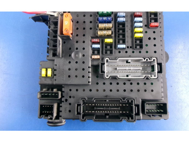 Блок предохранителей 30728512, 30728512 Volvo S60