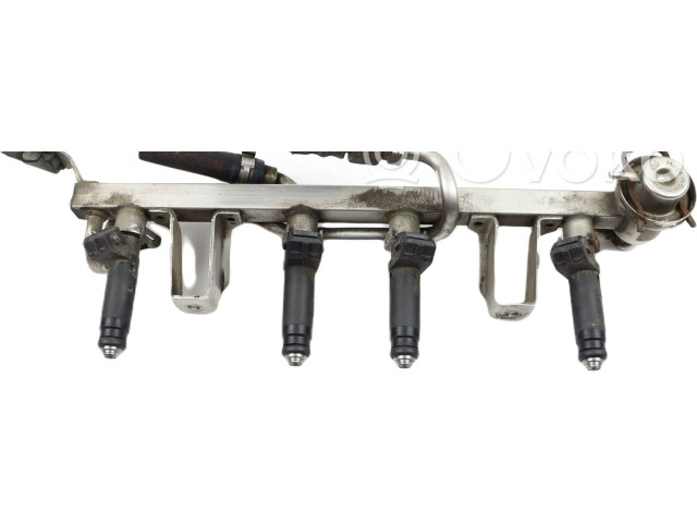 Vstřikovací lišta 06B133317L, 06B133551Q Volkswagen PASSAT B5.5