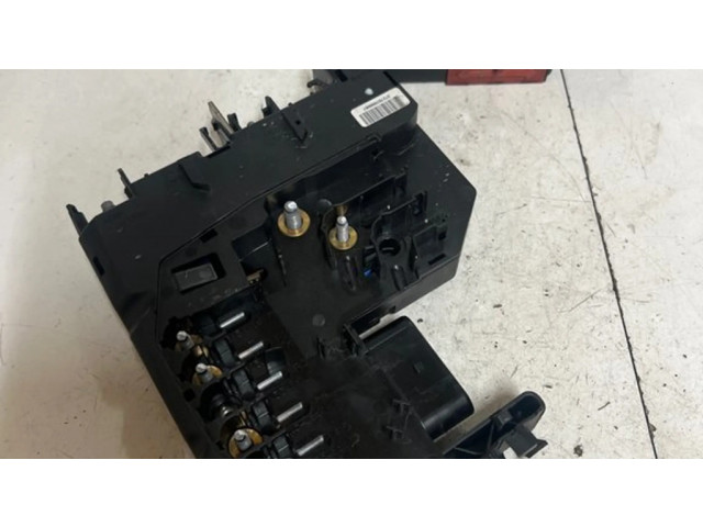 Блок предохранителей A2075401550 Mercedes-Benz C W204