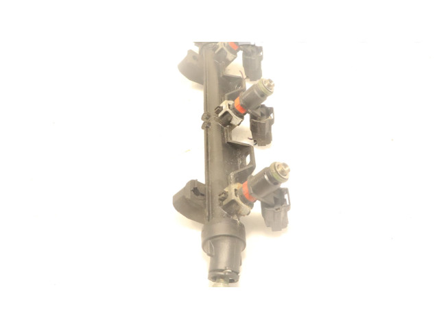 Vstřikovací lišta    Seat Ibiza IV (6J,6P)    BZG 