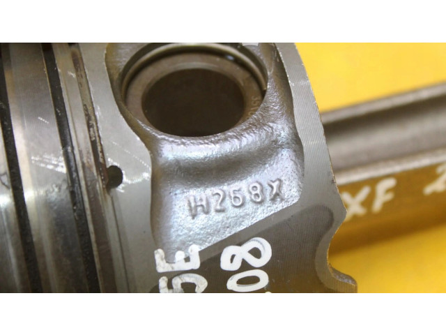  Поршень с шатуном    Jaguar XF X250  